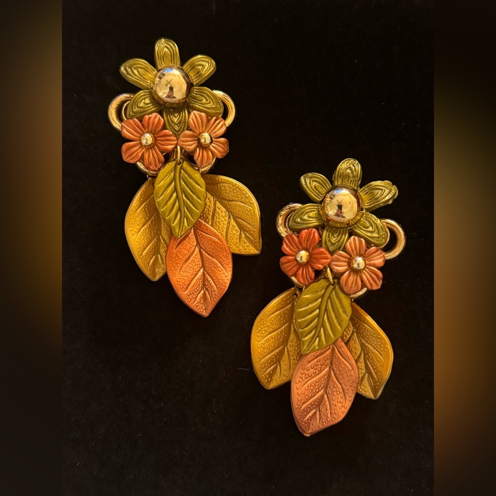 VTG Floral Leaf Drop Earrings - Picture 7 of 8